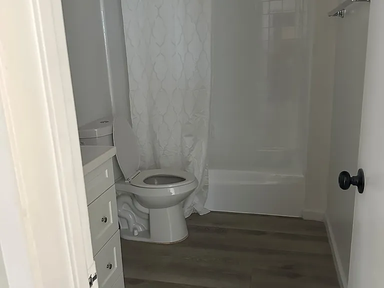 6861 Hazeltine Ave #17 — Photo 3