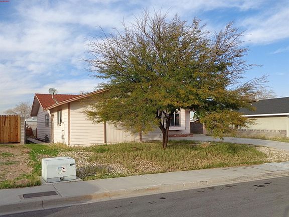 3rd image of 7212 Lakeland Ct