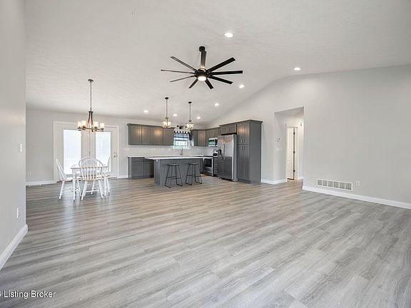 3rd image of 79 Valentine Ct