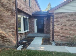 1612 N Windsor Dr, Arlington Heights, IL 60004