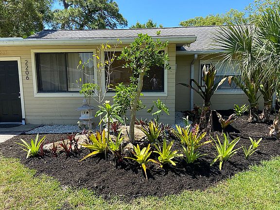 2nd image of 2206 Florinda St