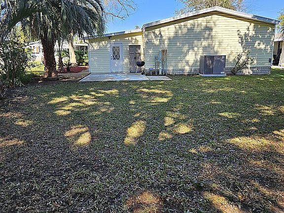 Back of house. Large backyar