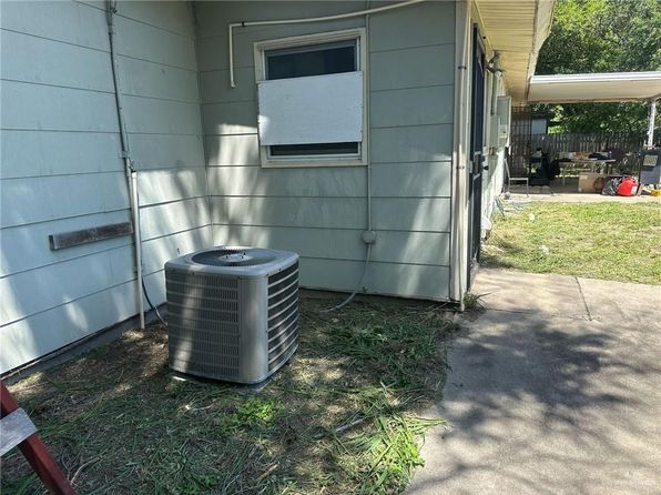 805 W Bennett St, Falfurrias, TX 78355