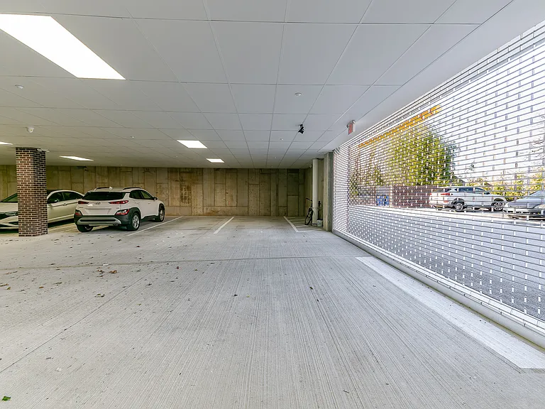 The Central — Photo 22