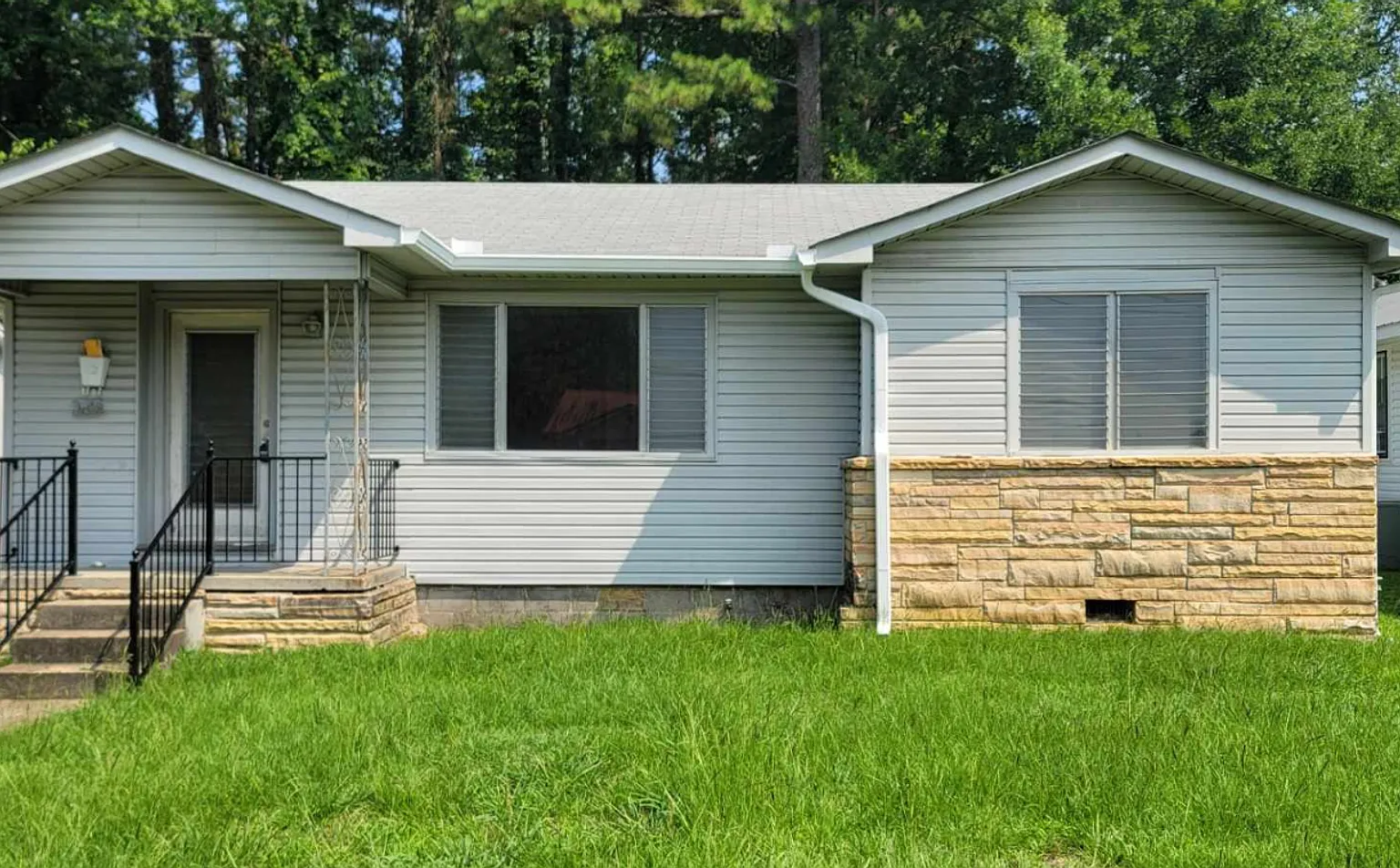 Charming 3 bed & 1 bath located in Gadsden! — Photo 1