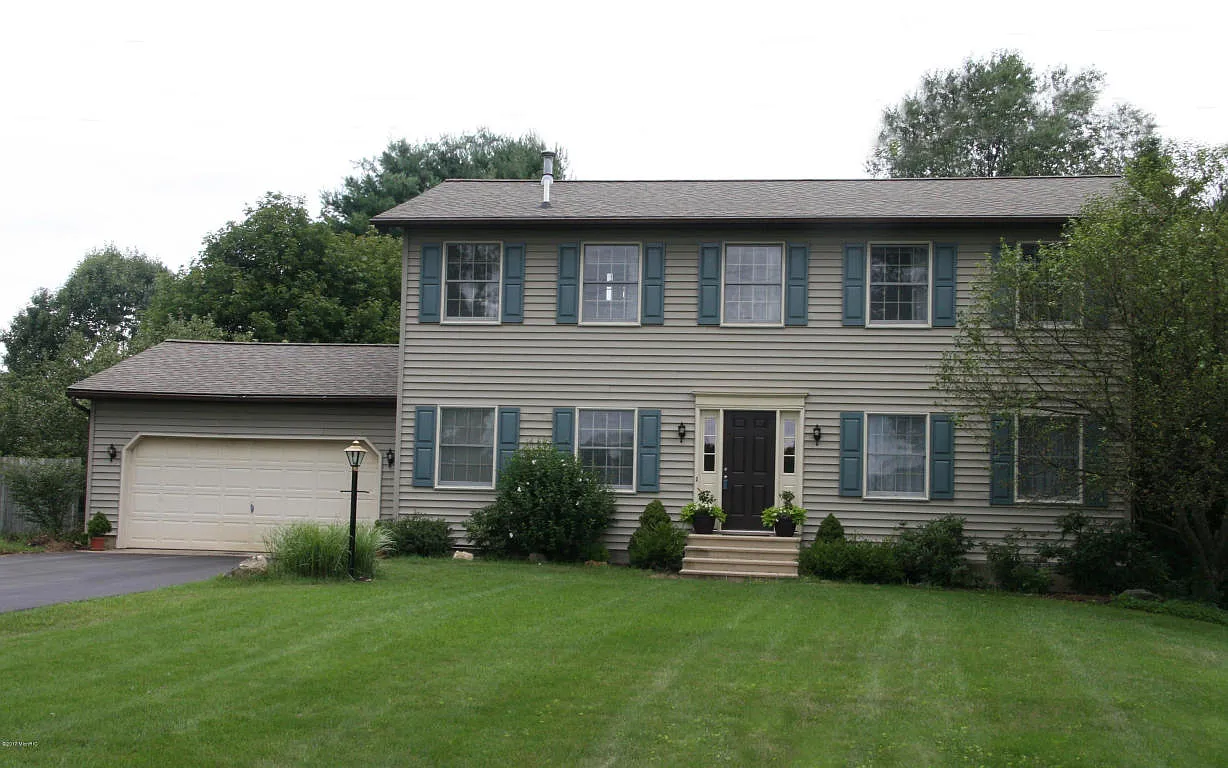 16501 F Dr N photo 1