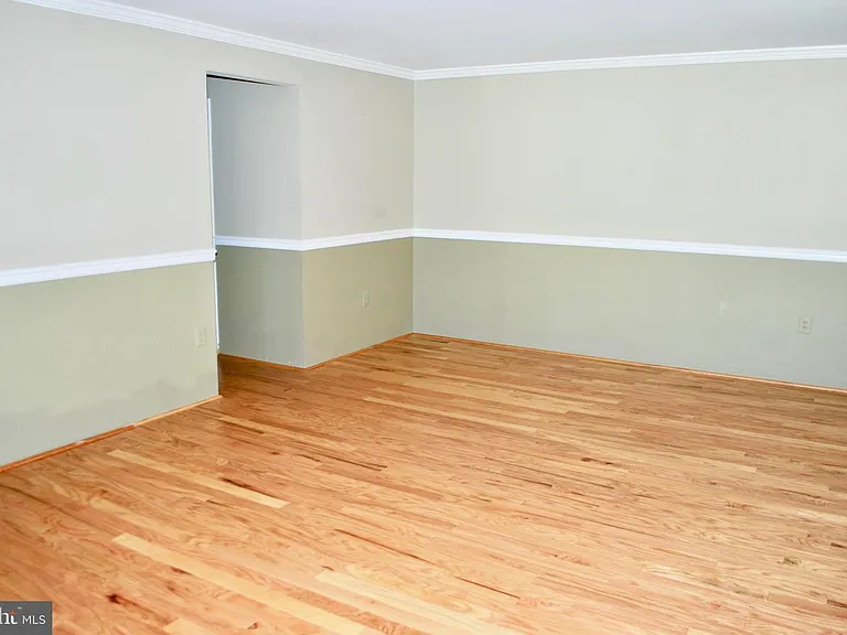 2850 Dover Ln #203 — Photo 16