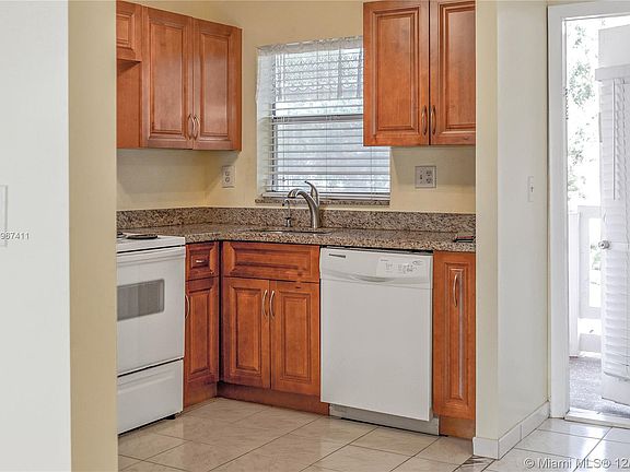 4th image of 9601 Sunrise Lakes Blvd APT 309