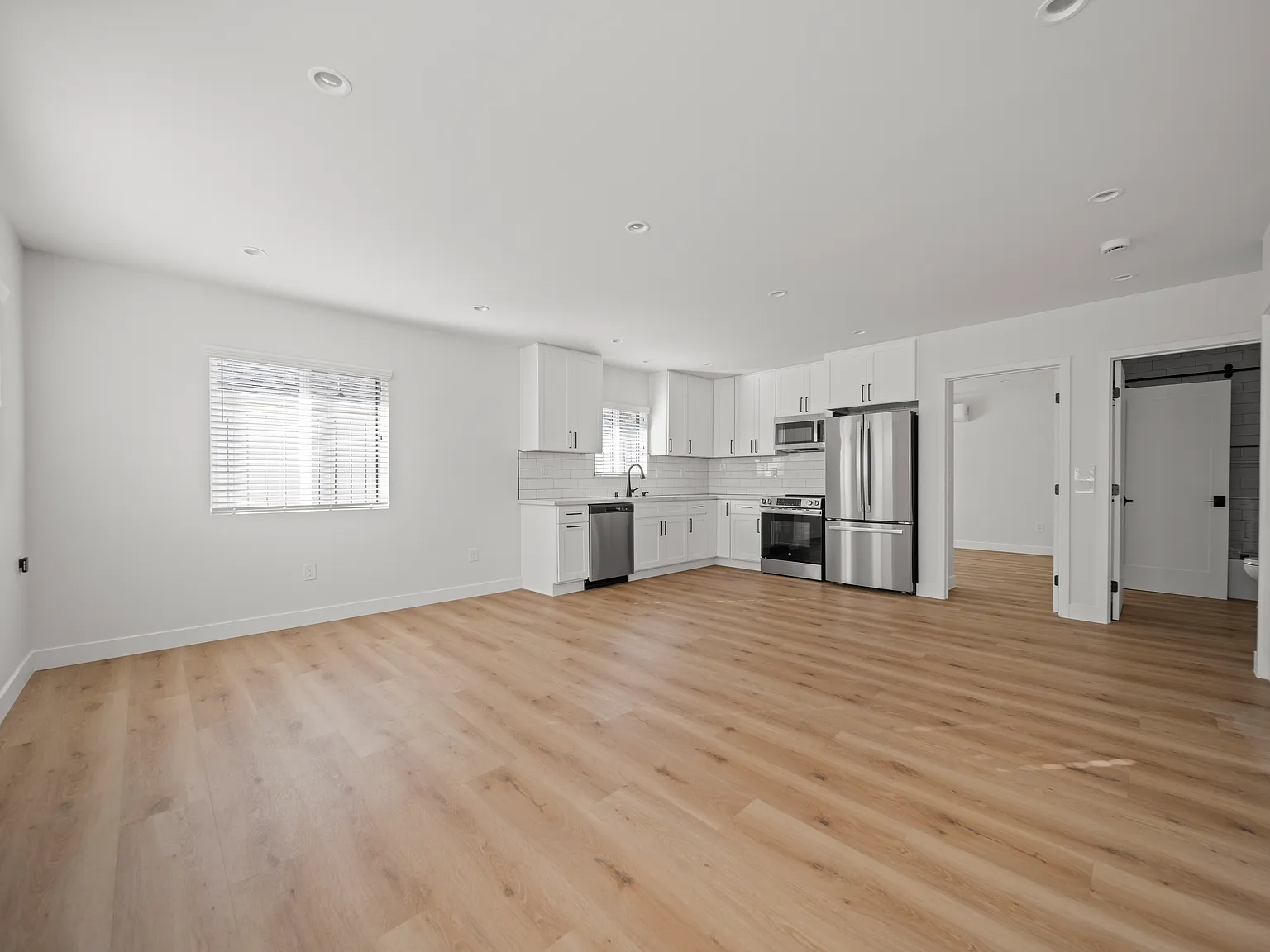 1 bed, 720 sqft, $2,450 — Photo 2