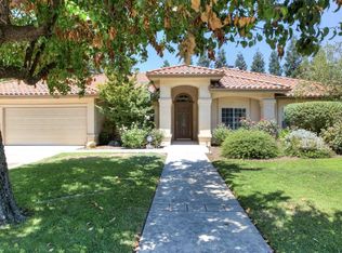 2466 W Beechwood Ave, Fresno, CA