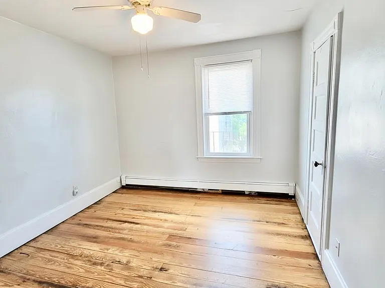 25 Read Ave — Photo 14