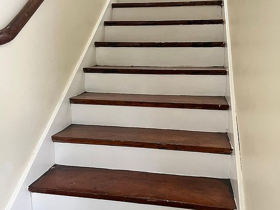 2nd image of 112 Clay St #3