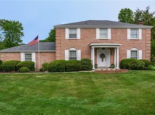 300 Vandivort Dr, Cranberry Township, PA 16066