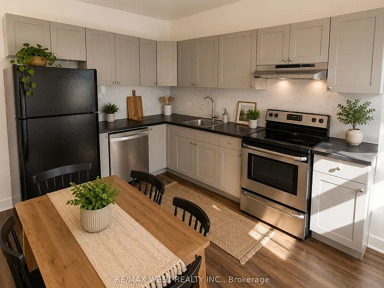 2089 Dufferin St #1 — Photo 5