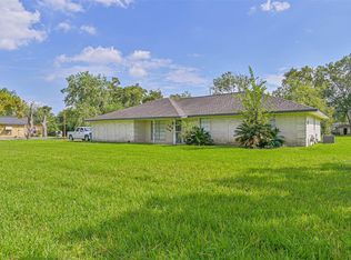 103 Deaton St, Jones Creek, TX 77541