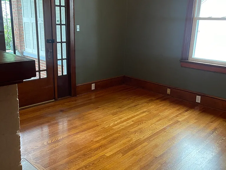 1016 Carolina Ave — Photo 7