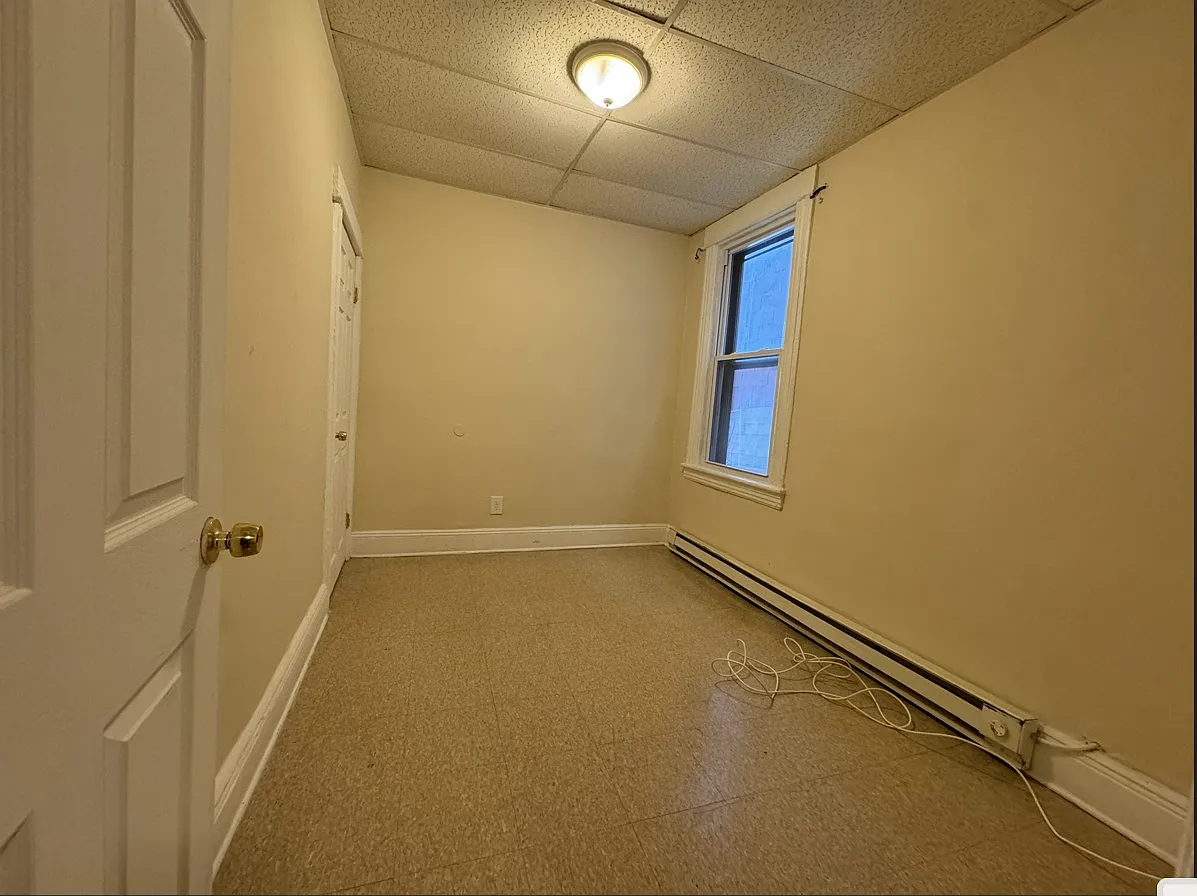2 bed, 900 sqft, $2,000 — Photo 4
