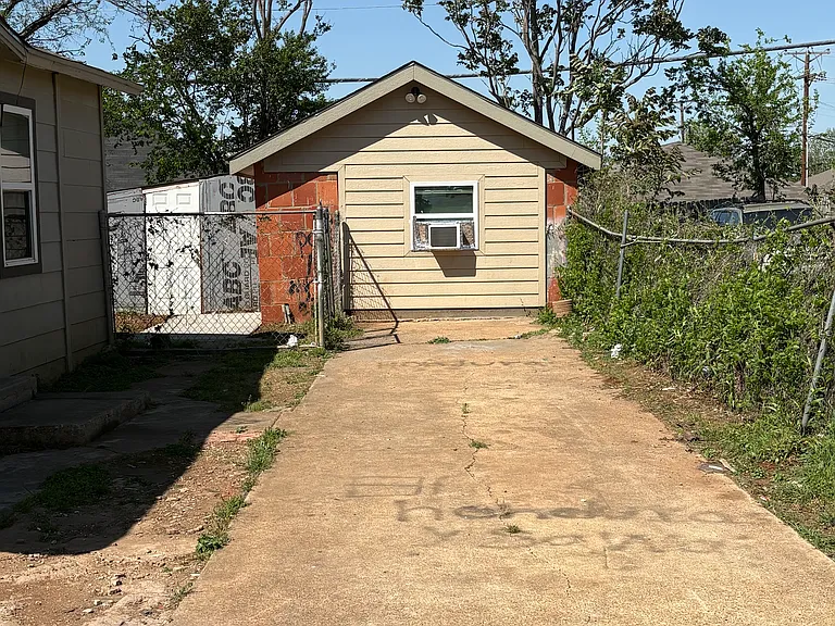 1911 E Maddox Ave #B — Photo 12