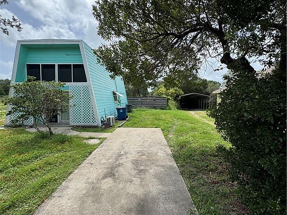2nd image of 602 Tanglewood Ln