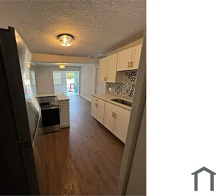 1047 N Madison Ave — Photo 9