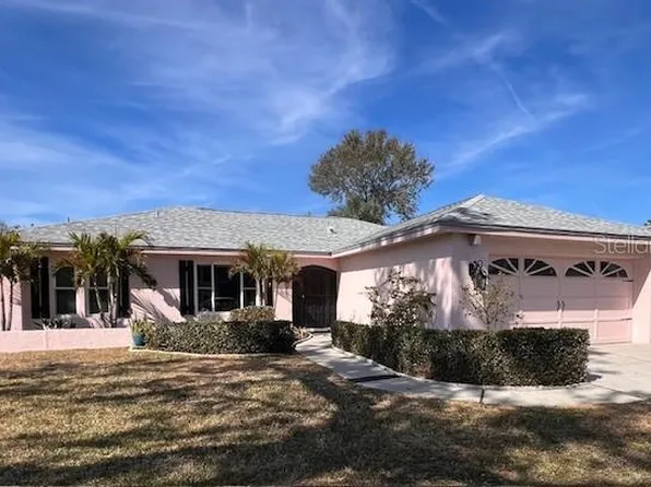 2833 Windridge Dr, Holiday, FL 34691