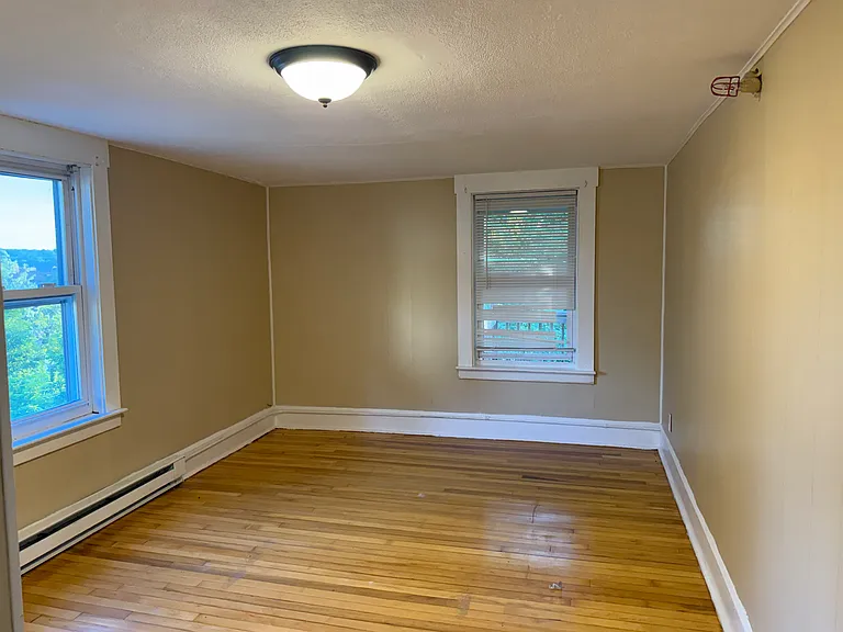 31 Prospect St #2L — Photo 4