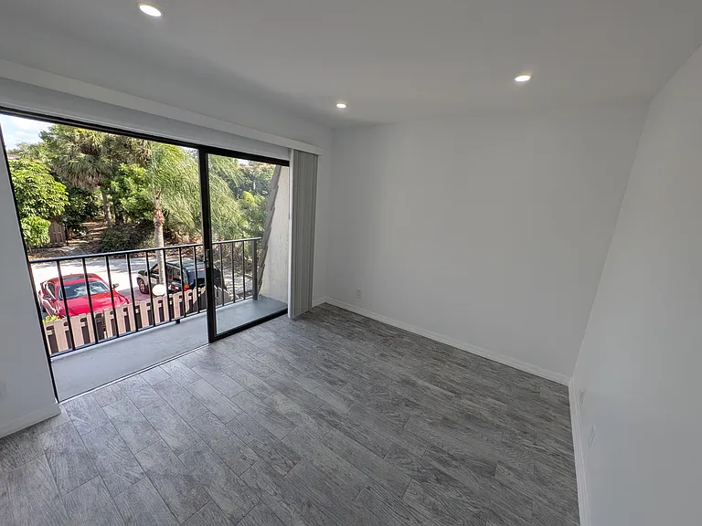 1733 N Congress Ave — Photo 25