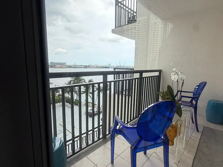 540 Brickell Key Dr #828 — Photo 17