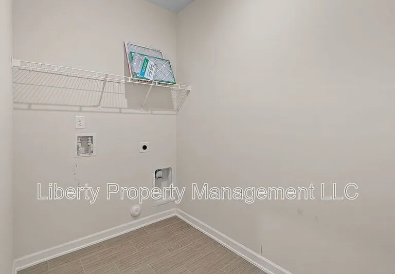 433 Troy Dr — Photo 12