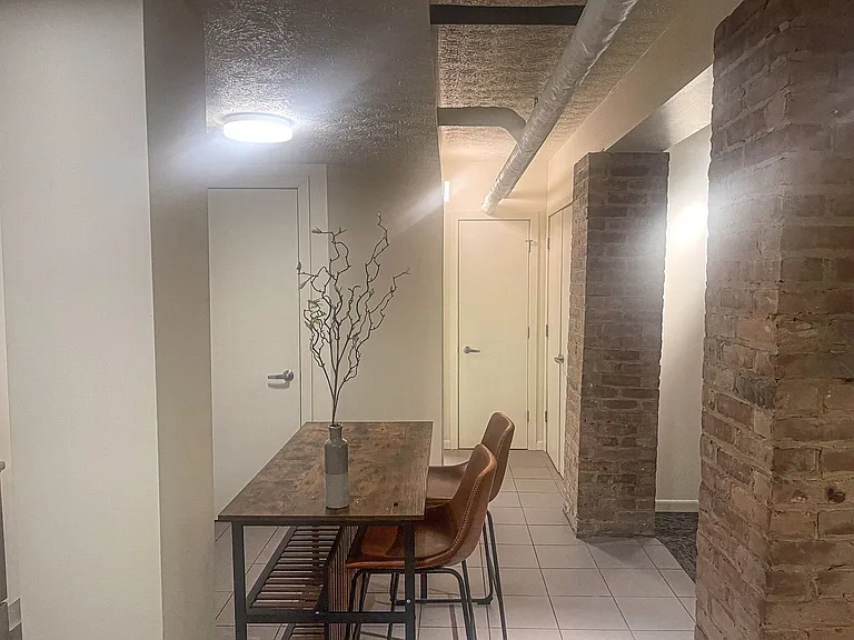 Beautiful Renovated Units — Photo 11