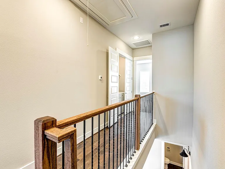 1304 W 23rd St — Photo 12
