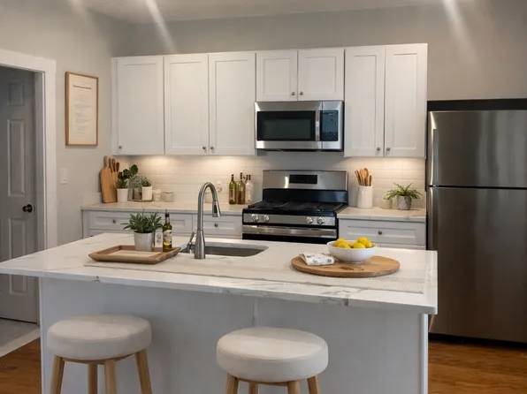 30 Monmouth St #3, Boston, MA 02128