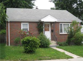 30 Adelaide St, New London, CT 06320