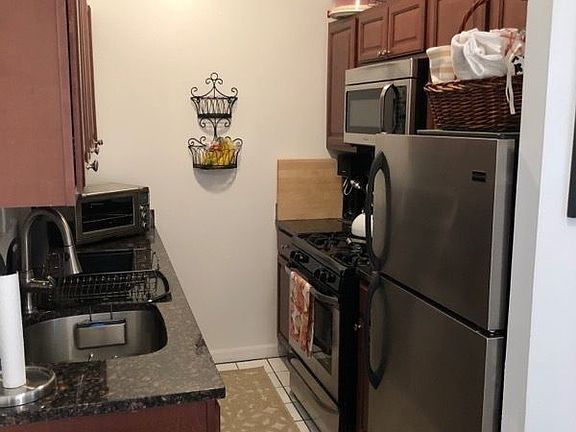 4th image of 4791 Broadway APT 2