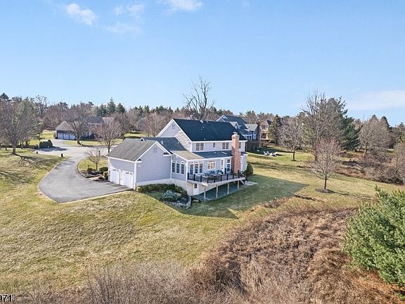 3rd image of 14 Cooper Rd