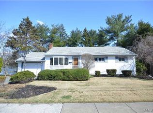 37 Miller Blvd, Syosset, NY 11791