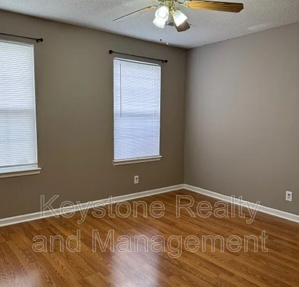 1127 Keith Ave — Photo 6