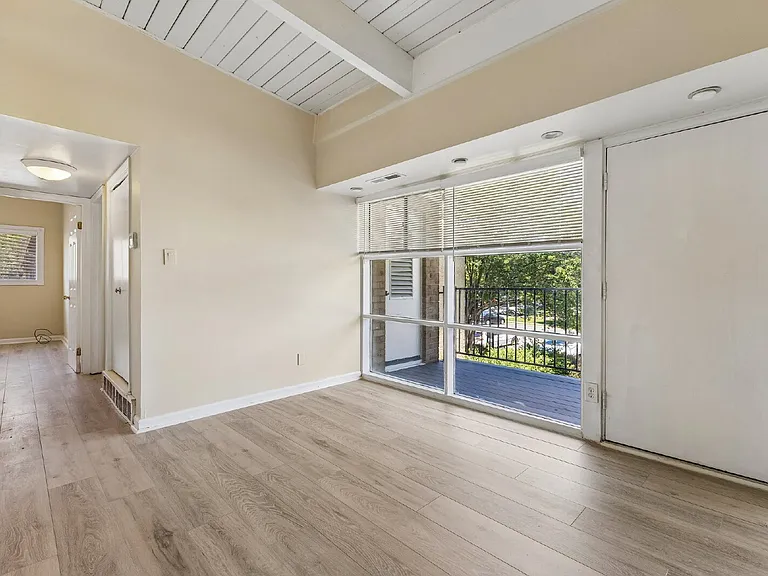 4901 Americana Dr — Photo 14