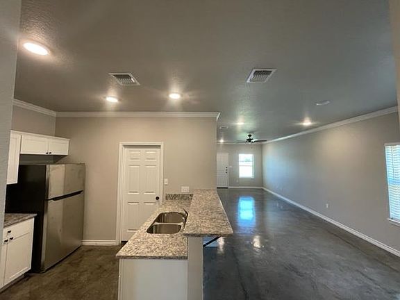 4th image of 8502 Adams Ln #A