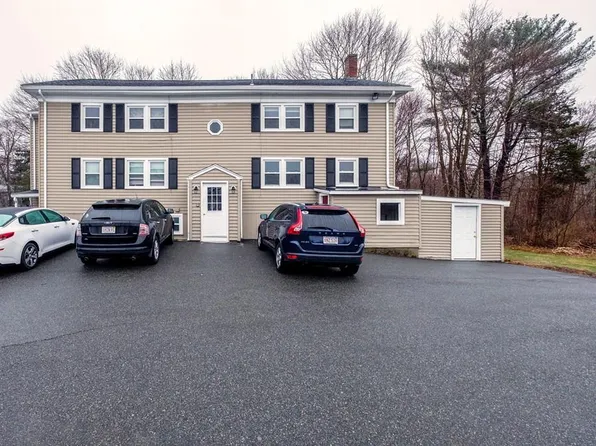 160 East St APT 1, Foxboro, MA 02035