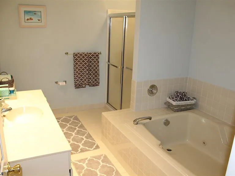 1101 E Shore Dr #C — Photo 13
