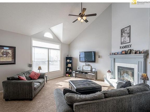 3rd image of 1204 NE Kenwood Dr