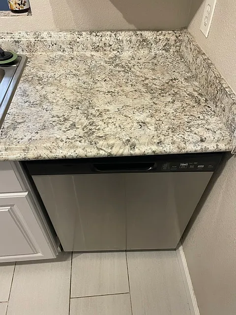 2 bed, 750 sqft, $1,700 — Photo 4