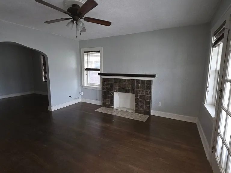 319 E 43rd St #1 — Photo 7