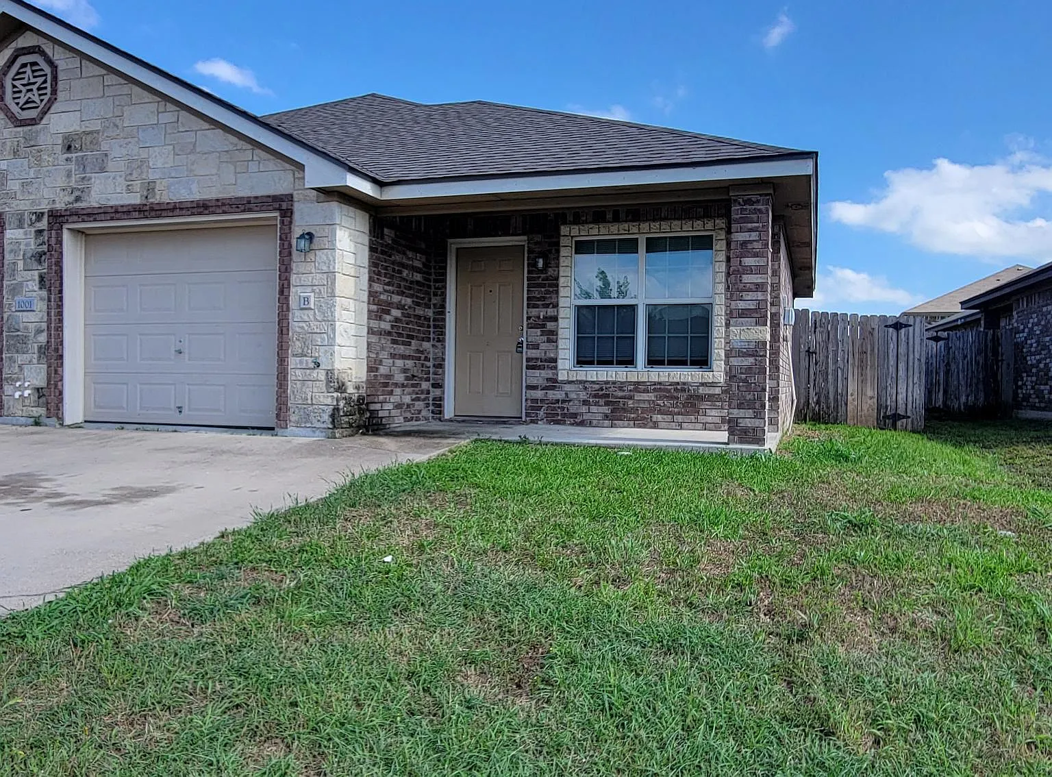 3 bed, 1292 sqft, $1,150 — Photo 1