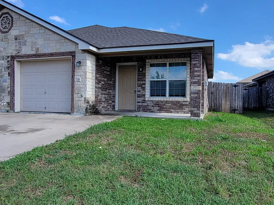 1001 Leah Dr #B