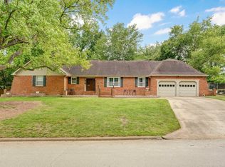 2142 E Shady Glen Dr, Springfield, MO 65804