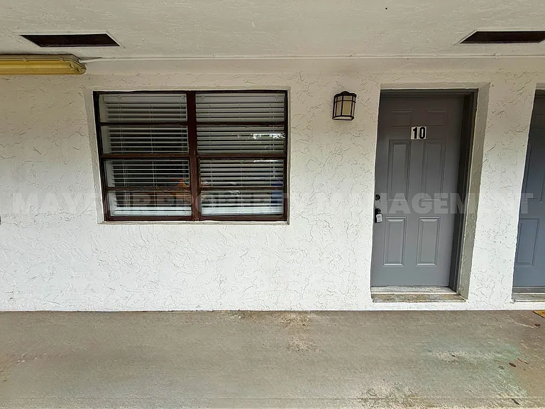 2316 Monroe St #10 — Photo 8