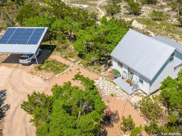 421 White Ranch Rd, Blanco, TX 78606