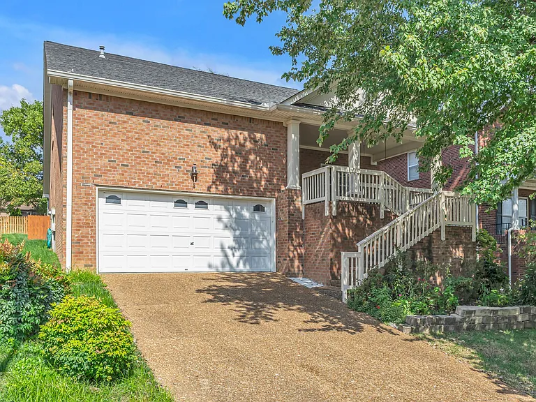 812 Pisgah Park — Photo 2